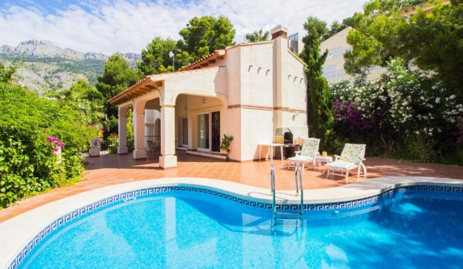 Cozy Villa LENA with swimming pool in Altea