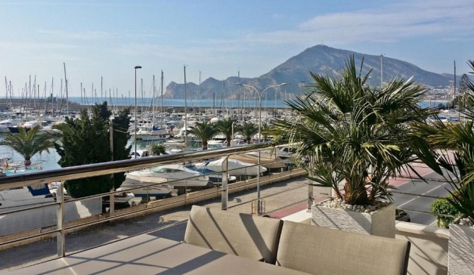 Luxury Apartment in front of the harbour in Altea