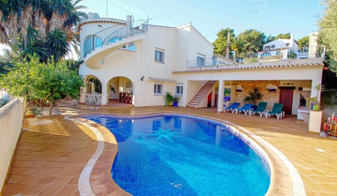 May - pretty holiday property with private pool in Benissa