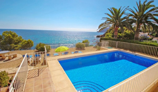 Celia - oceanfront villa in Costa Blanca