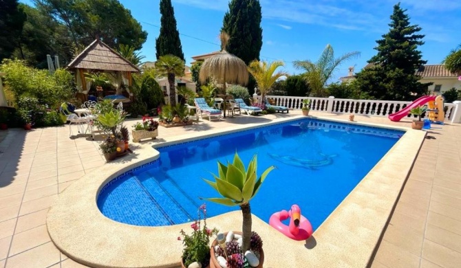 Villa Eva Asiana Guesthouse with shared POOL near the beach