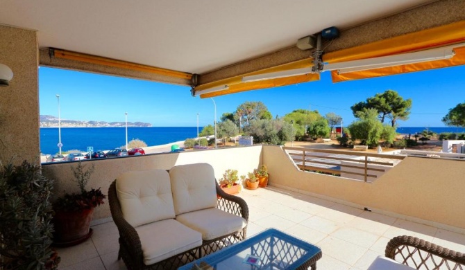 Apartment in Calpe with 3 bedrooms and 2 bathrooms.