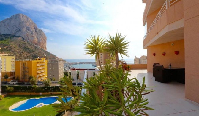 Beautiful seaside Apartment VASILISA with sea, Yacht Club & Roch of Ifach views in Calpe