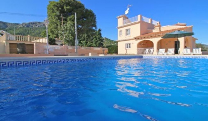 Calpe Villa Sleeps 11 with Pool Air Con and WiFi