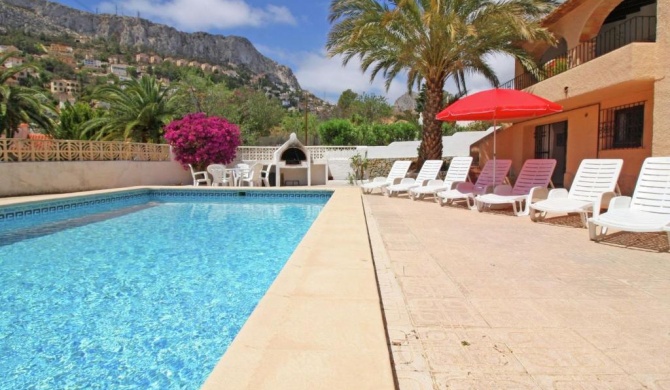 Detached villa with private swimming pool in Calpe for families and groups