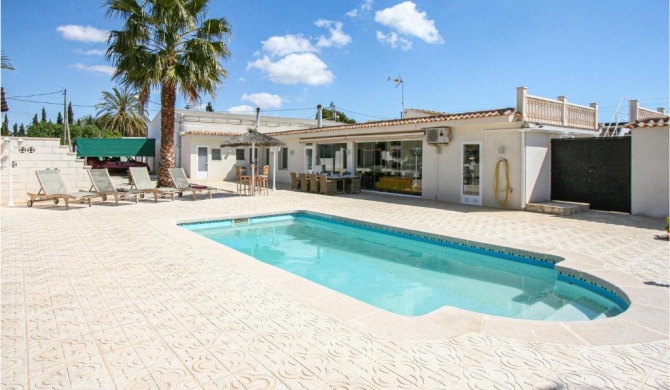Beautiful home in Crevillente with WiFi, Outdoor swimming pool and Swimming pool