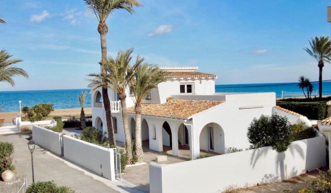 Urbanización El Oasis, 20 Villas en 1ª Línea Playa