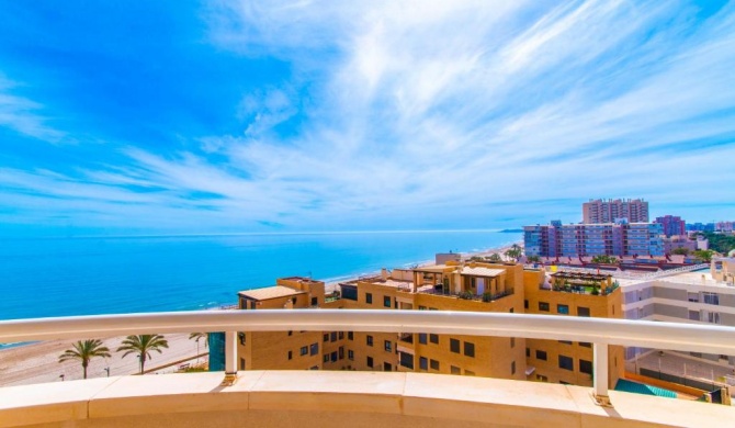 Lovely Apartment Beach Front & Pool