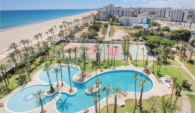 Nice apartment in El Campello with 3 Bedrooms, WiFi and Outdoor swimming pool