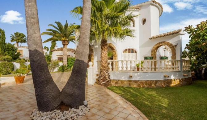 Enchanting Villa in El Verger with Swimming Pool