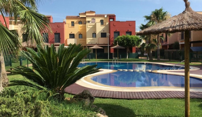 Terrace house near the beach and Denia