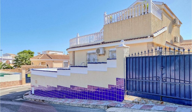 Stunning home in Gran Alacant with 3 Bedrooms, WiFi and Outdoor swimming pool