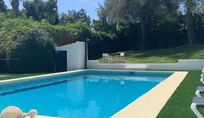 Spanish villa for 6 p spacious terrace close to the beach with large pool