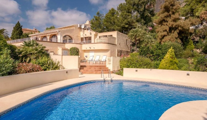 Villa with unique location, private swimming pool, terraces, views of Javea