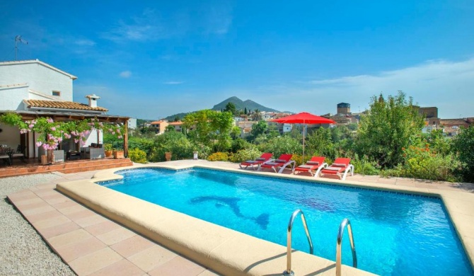 Alcalali Villa Sleeps 8 with Pool and Air Con
