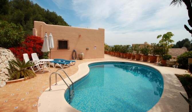 Chrisuli - well furnished villa with panoramic views in Moraira