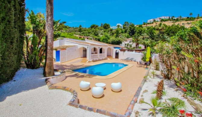 Colina - holiday home with private swimming pool in Moraira