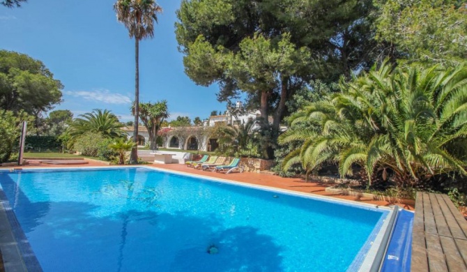 Finca Raiz - modern, well-equipped villa with private pool in Moraira