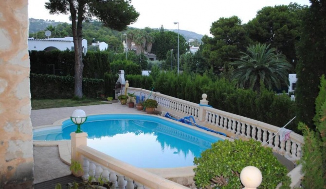 Villa Carmen - Chalet privado con piscina, jardín y barbacoa