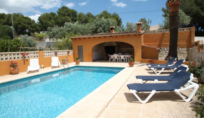 Mariros - pretty holiday property with garden and private pool in Moraira