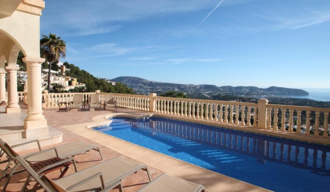 Mimo - sea view villa with private pool in Moraira-Teulada