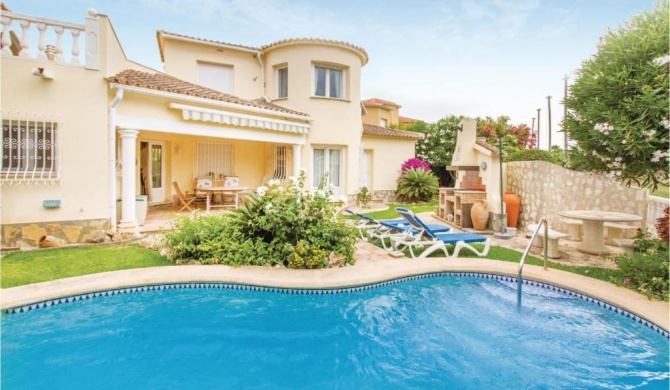 Nice home in Oliva with 2 Bedrooms, Private swimming pool and Outdoor swimming pool